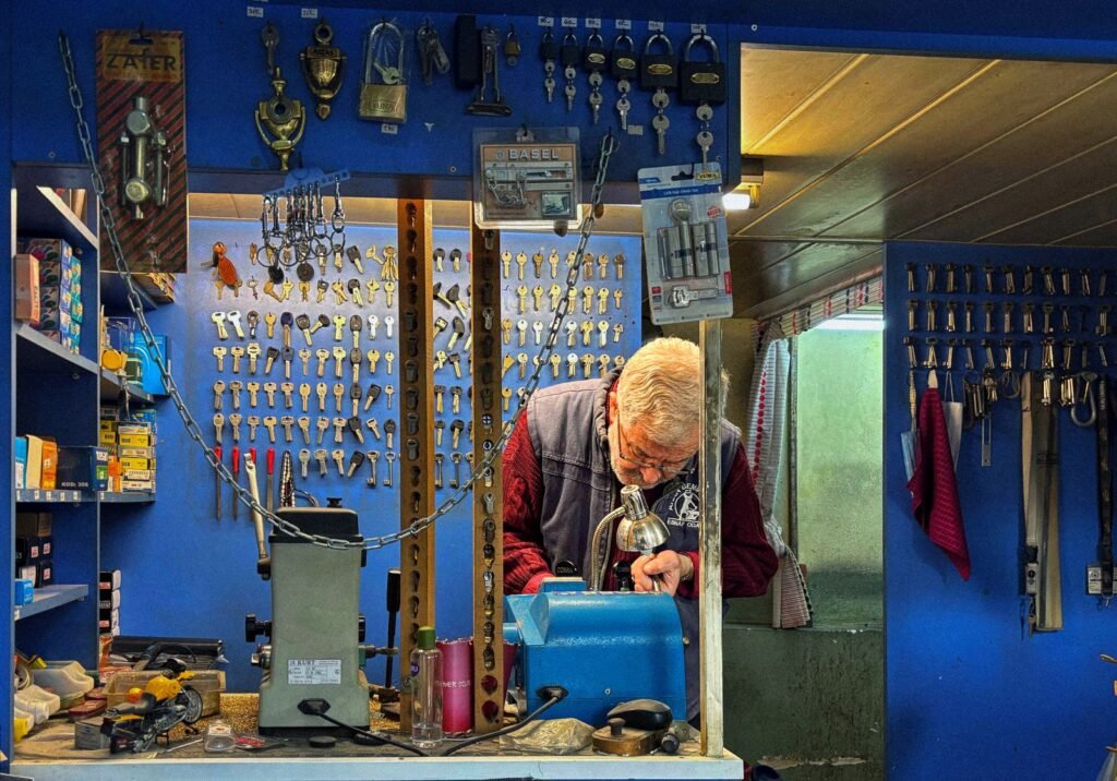 Locksmith workshop representing Dindigul lock businesses in a local SEO guide